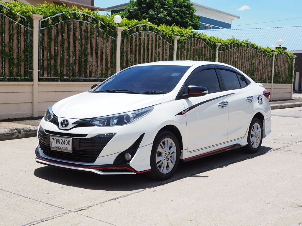 TOYOTA YARIS ATIV 1.2 S ปี 2018 ชุดแต่งFaustinoรอบคัน ฟรีดาวน์ รถเก๋ง ยาริส สีขาว รถมือสอง รูปที่ 1