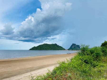 ขาย ที่ดิน หาดทรายสวยสะอาด ไม่มีโคลน เดินลงทะเลได้เลยติดทะเลอ่าวน้อย 5 ไร่ 45 ตร.วา เหมาะสำหรับบ้านพักตากอากาศชิวๆ หรือทำธุรกิจ รูปที่ 3