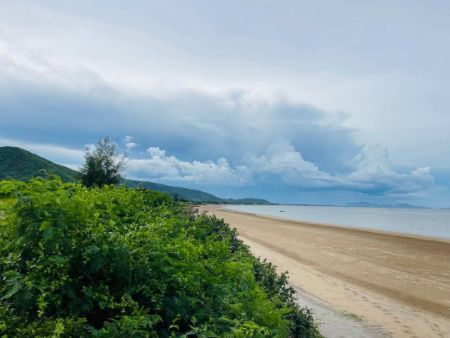 ขาย ที่ดิน หาดทรายสวยสะอาด ไม่มีโคลน เดินลงทะเลได้เลยติดทะเลอ่าวน้อย 5 ไร่ 45 ตร.วา เหมาะสำหรับบ้านพักตากอากาศชิวๆ หรือทำธุรกิจ รูปที่ 5