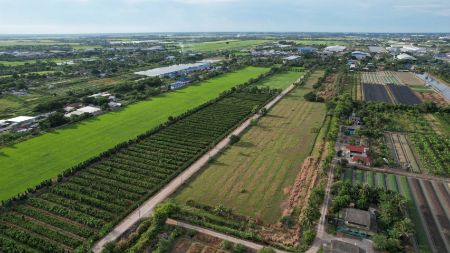 ขาย ที่ดิน แปลงสวยบรรยากาศทุ่งนา ใกล้ทะเลสาบโครงการขุนศรีเลควิว 20 ไร่ หน้าแปลงถนนคอนกรีตกว้าง 7 เมตร น้ำไฟอยู่หน้าแปลง รูปที่ 4