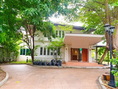 ซ.สุขุมวิท 65  กาแฟ สปาให้เช่า สำนักงาน  เมเจอร์ เอกมัย 2ชั้น 3นอน 3จอดรถ 180ตรว. 250ตรม.วัดธาตุทอง