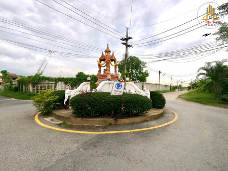 ที่ดิน(ติดถนนทั้งสามด้าน)หมู่บ้านร่มฟ้า นครปฐม ขนาด 200 ตารางวา รูปที่ 4