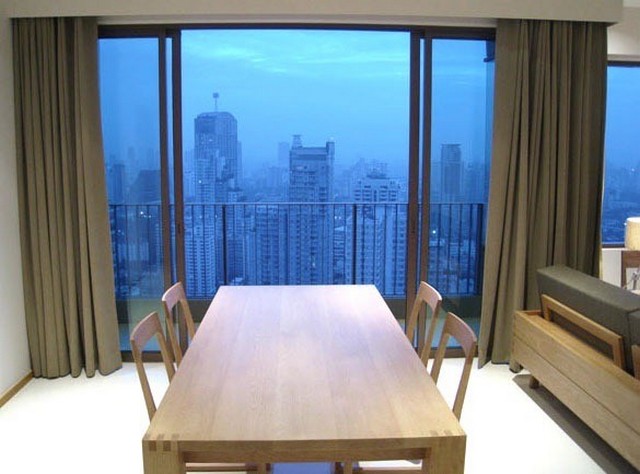 Luxury room for sale!! The Emporio Place near BTS Phrom Phong รูปที่ 1