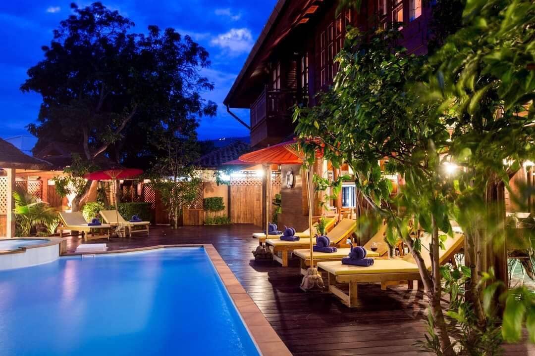 5 : The luxurious teak resort for sale in Chaing Mai near Maya shopping mall รูปที่ 1