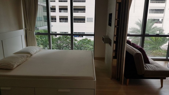 High rise condo!! The Room Sukhumvit21 near BTS Asoke and MRT Sukhumvit รูปที่ 1