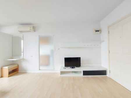 ให้เช่า คอนโด วิวไม่บัง ห้องกว้าง ห้องไม่ร้อน D Condo รามคำแหง 64 29.83. ตรม. ไม่ต้องเข้าซอย รูปที่ 5