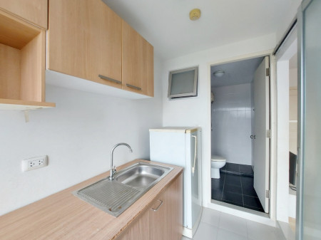 ให้เช่า คอนโด วิวไม่บัง ห้องกว้าง ห้องไม่ร้อน D Condo รามคำแหง 64 29.83. ตรม. ไม่ต้องเข้าซอย รูปที่ 10
