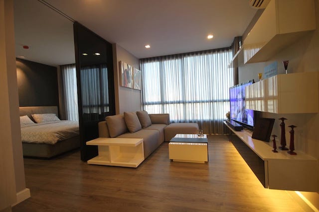 The Room Sukhumvit 40 clean spacious 7th floor BTS Ekkamai รูปที่ 1