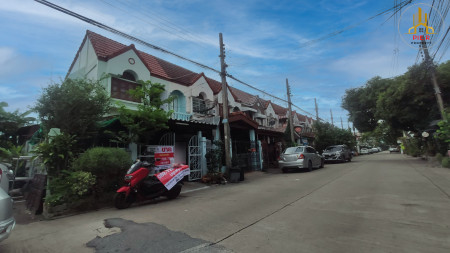ทาวน์เฮาส์ 2 ชั้น หมู่บ้านฉัตรเกล้าวิลล่า นวมินทร์153(หลังมุม) รูปที่ 2