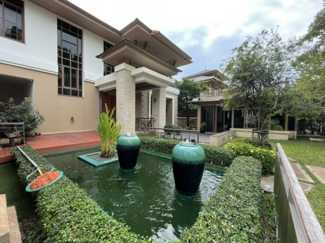 Luxury Single house for rent on Pattanakan Road near clubhouse 4 bedroom with Nice garden รูปที่ 1