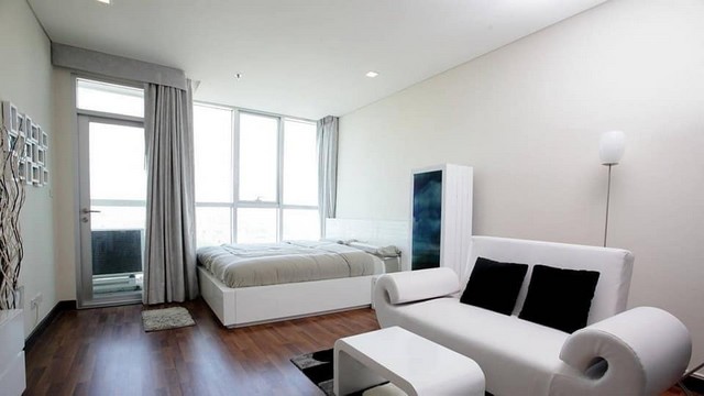 Fully furnished studio room at Le Luk near BTS PhraKhanong รูปที่ 1