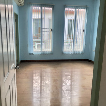 ขาย ทาวน์โฮม 4ชั้น บ้านกลางเมือง บริติช ทาวน์ ศรีนครินทร์ ทำเลเยี่ยม ติดถนนใหญ่ ใกล้ MRT ศรีลาซาล รูปที่ 2
