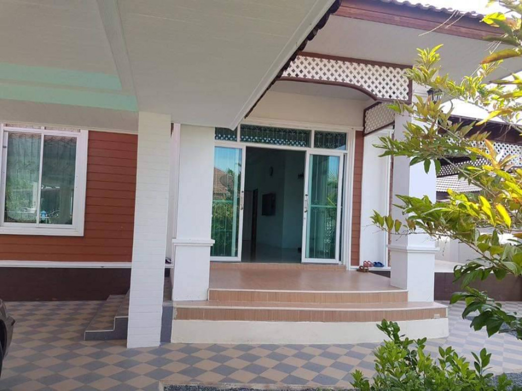 บ้านเดี่ยว ชั้นเดียว หมู่บ้านรวยยิ่ง สุพรรณ ตัวบ้านยกสูงกว่าปกติ รูปที่ 2