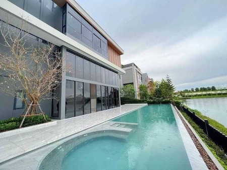 ขายบ้าน Super Luxury โครงการ Lake Legend บางนา - สุวรรณภูมิ ราคาพิเศษ‼️ รูปที่ 1