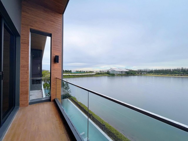 รหัสC5195 ขายบ้านเดี่ยวระดับ Super Luxury โครงการ Lake Legend บางนา-สุวรรณภูมิ เลควิว รูปที่ 1