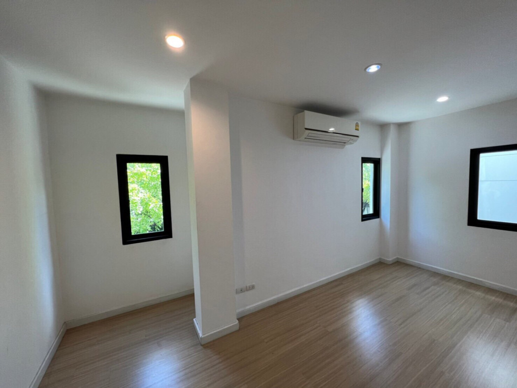 ให้เช่า Home Office พระราม9 สวนหลวง ใกล้ The Nine 8 ห้องนอน 5 ห้องน้ำ รูปที่ 4