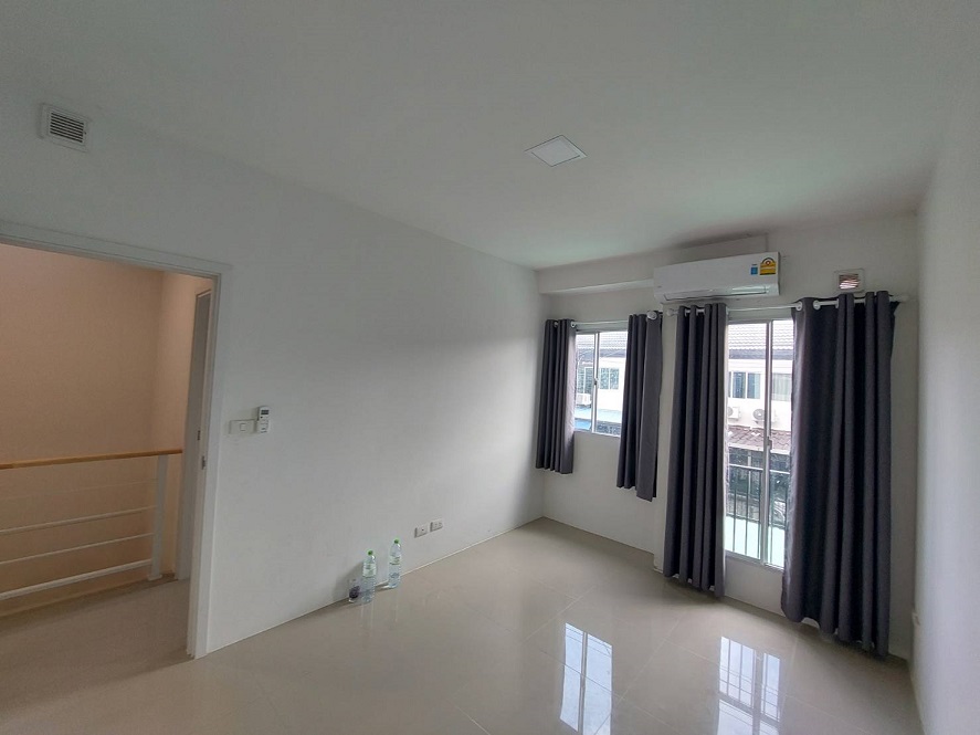 ขายทาวน์เฮ้าส์หมู่บ้านพฤกษา 126 เทพารักษ์-กิ่งแก้ว ทาวน์เฮ้าส์ 2 ชั้น 17.4 วา 3 ห้องนอน 2 ห้องน้ำ แอร์ 2 ตัว ถนนเทพารักษ์-กิ่งแก้ว ตำบลบางพลีใหญ่ อำเภอบางพลี จังหวัดสมุทรปราการ รูปที่ 2