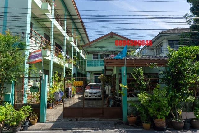 ขายอพาร์ทเม้นท์ ถนนศรีนครินทร์ ขนาด 3 ชั้น 18 ห้องพัก 100 ตร.วา พร้อมบ้านเดี่ยว 2 ชั้น สมุทรปราการ   รูปที่ 1