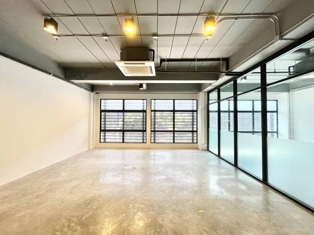 ให้เช่า ออฟฟิศ 4 ชั้น Town In Town ศรีวรา ตกแต่งสไตล์ Loft ใกล้พระราม9 เอกมัย รูปที่ 4