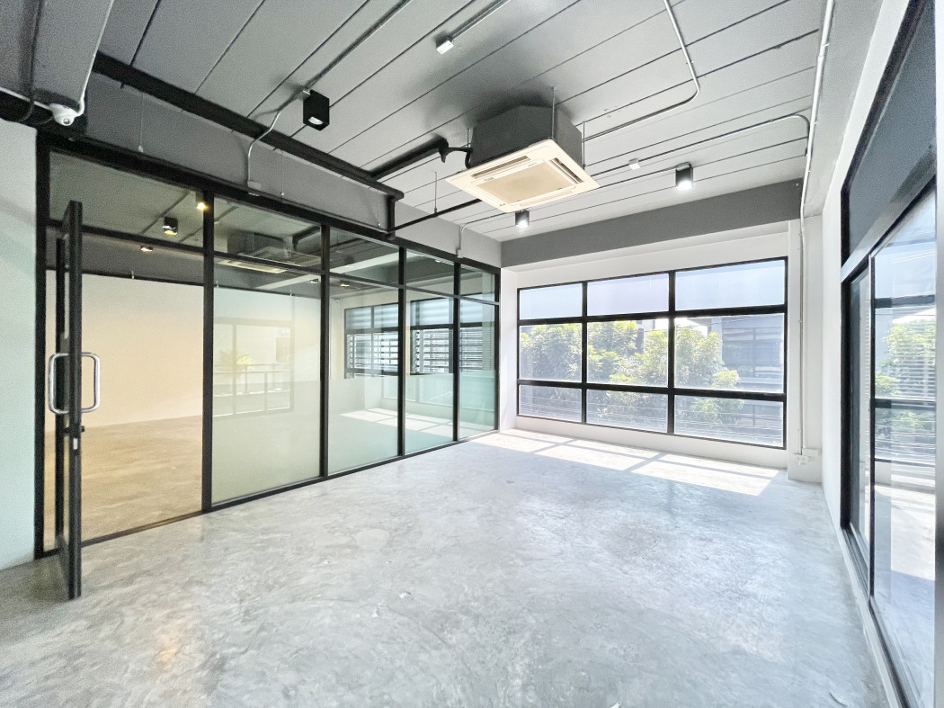 ให้เช่า ออฟฟิศ 4 ชั้น Town In Town ศรีวรา ตกแต่งสไตล์ Loft ใกล้พระราม9 เอกมัย รูปที่ 6