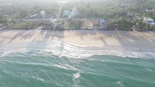 แนะนำทรัพย์น่าซื้อเป็นเจ้าของ ขายที่ริมหาดติดทะเล หาดสะพลี264 ตร.วา ชุมพร 16 ลบ. โทร 083-712-4115 รูปที่ 1