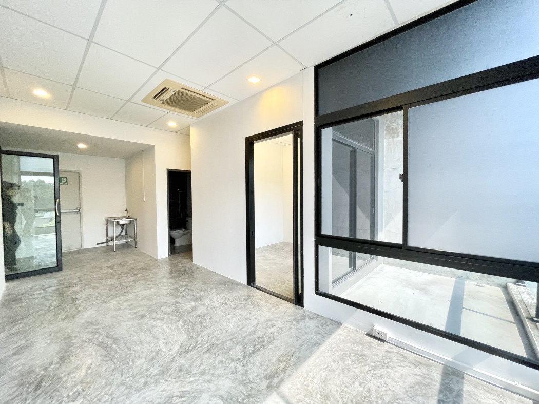 ให้เช่า ออฟฟิศ 4 ชั้น Town In Town ศรีวรา ตกแต่งสไตล์ Loft ใกล้พระราม9 เอกมัย รูปที่ 2
