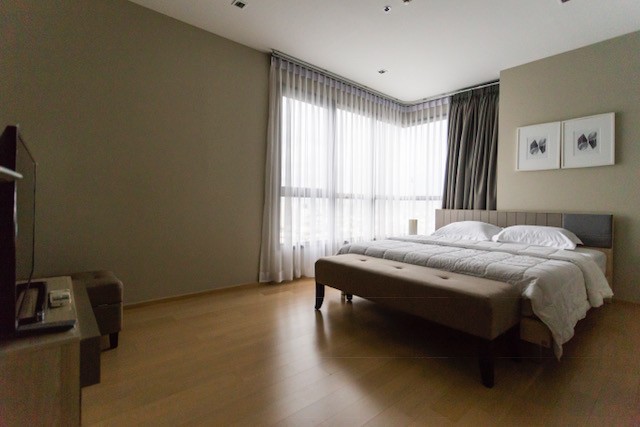 Beautiful with fully furnished room available!!! at HQ by Sansiri รูปที่ 1