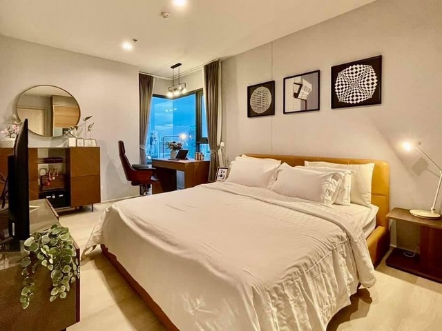 A luxury room available Oct 22!!! at Life One Wireless near BTS Ploenchit รูปที่ 1