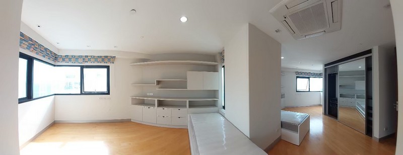 Condo. สาทร การ์เด้นท์ 3 นอน 3 Bathroom 201 SQ.METER 25000000 -   หรูอยู่สบาย - รูปที่ 1