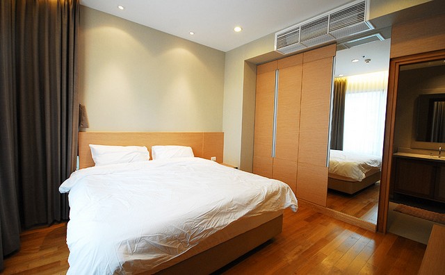 Beautiful unit!!! 1 bedroom available at Emporio place near BTS Phromphong รูปที่ 1