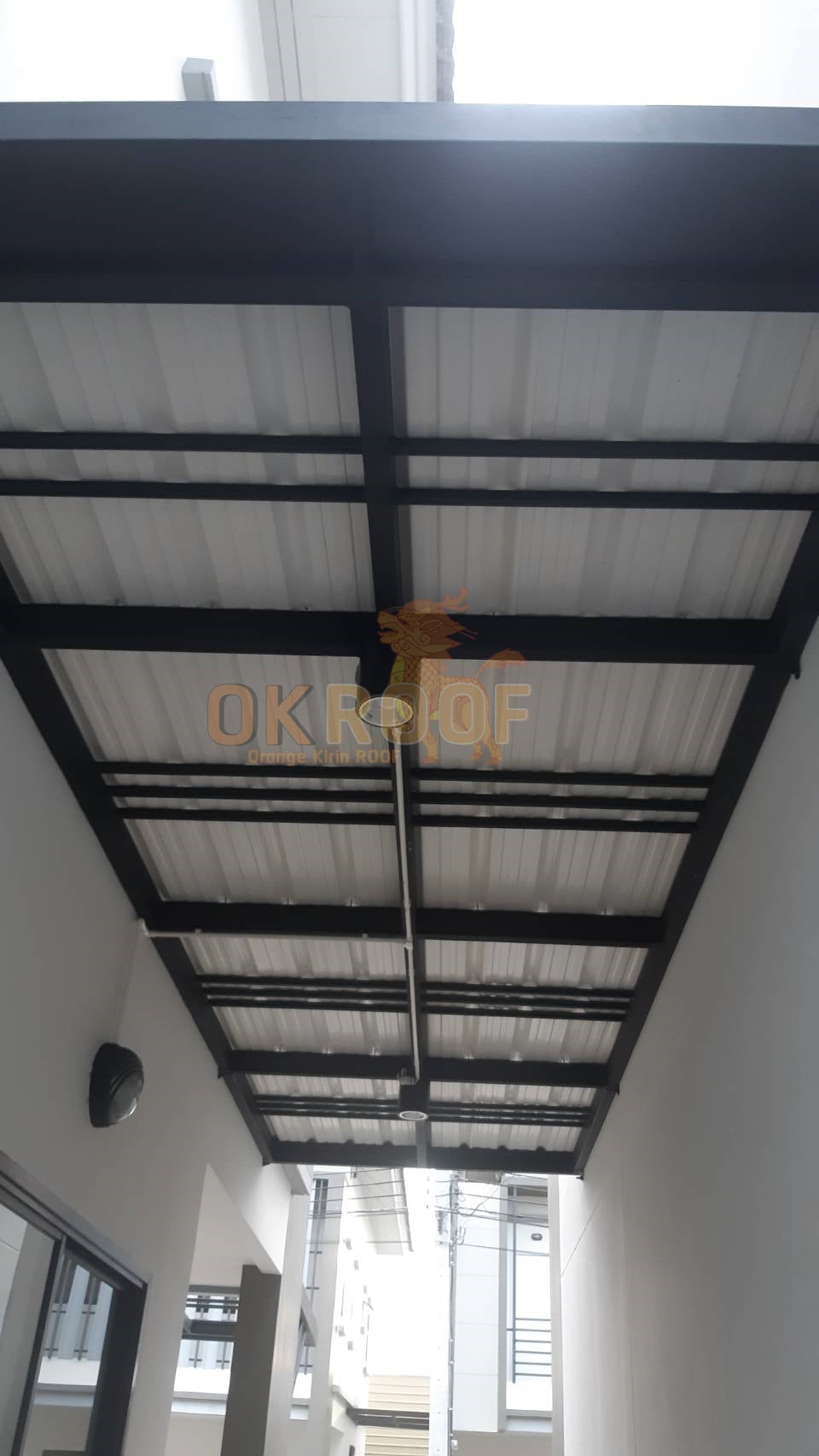 จำหน่าย หลังคาเอพีวีซี OK ROOF ตรากิเลนส้ม 082-6179893 วัสดุหลังคาแข็งแรง ทนต่อทุกสภาวะอากาศและสารเคมีทุกชนิด ไม่แตกหักง่าย ไม่เป็นสนิม เก็บเสียง กันความร้อน รูปที่ 1