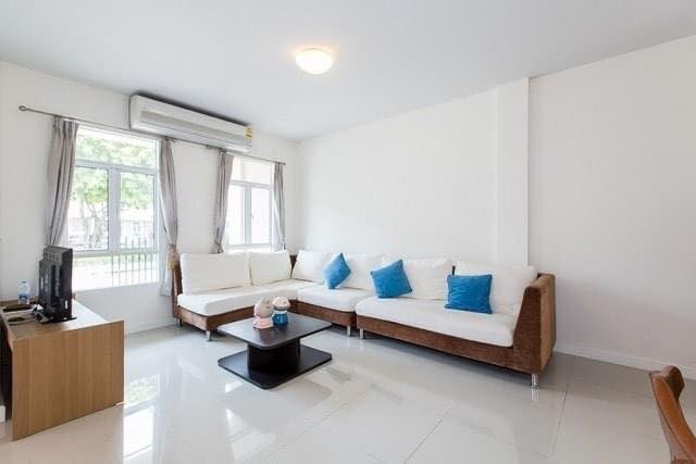 For rent Townhome Garden Square T77 าร์เด้น สแควร์ สุขุมวิท 77  รูปที่ 1