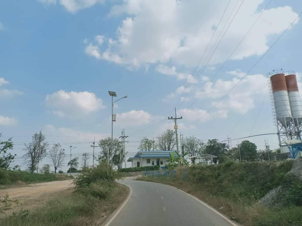 ขายที่ดินสวยติดถนน 2 ด้าน หน้ากว้าง 217 เมตร เนื้อที่ 28 ไร่ ท่าม่วง กาญจนบุรี เหมาะทำหมู่บ้านจัดสรร ที่ดินจัดสรร การเกษตร รูปที่ 2