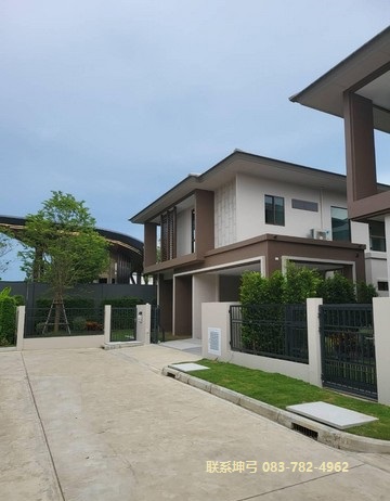 For rent  luxury house Burasiri Krungthepkreetha   Near Krungthep Kreetha Golf Course รูปที่ 1