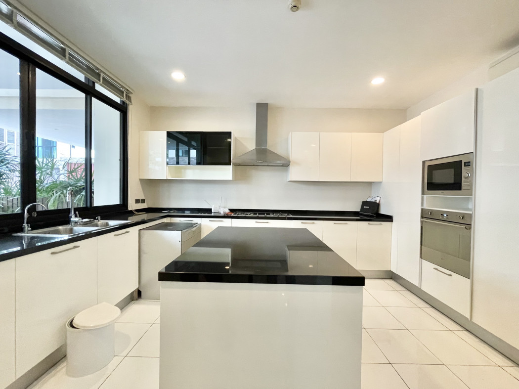 ให้เช่า Luxury Pool Villa  สุขุมวิท24 พร้อมสระว่ายน้ำ ใกล้ BTS พร้อมพงษ์ 650 เมตร รูปที่ 6