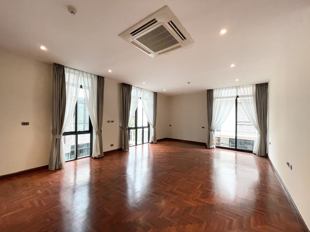 ให้เช่า Luxury Pool Villa  สุขุมวิท24 พร้อมสระว่ายน้ำ ใกล้ BTS พร้อมพงษ์ 650 เมตร รูปที่ 2