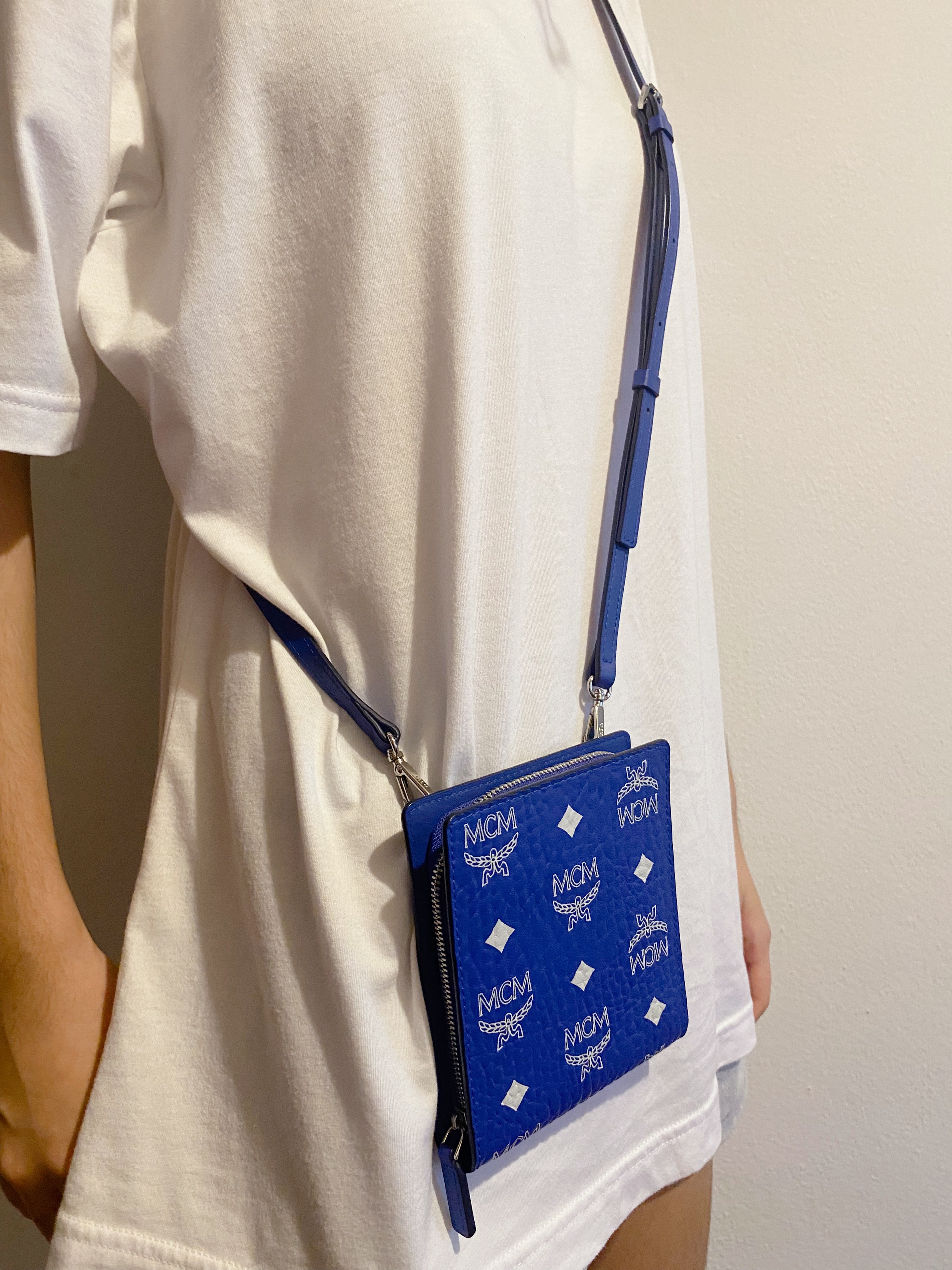 กระเป๋า mcm สีน้ำเงิน รูปที่ 5