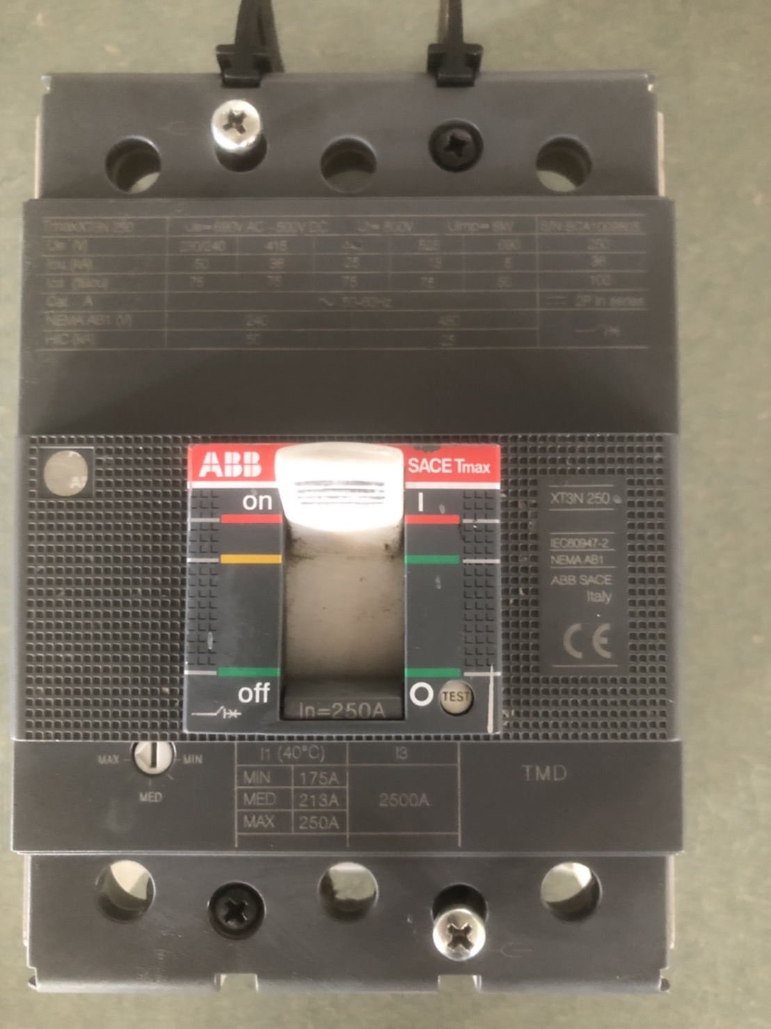 ขาย Main Breaker 3phase  ABB SACE Tmax XT3N 250  250A เมนเบรกเกอร์ เอบีบี 250แอมป์ มือสอง รูปที่ 6