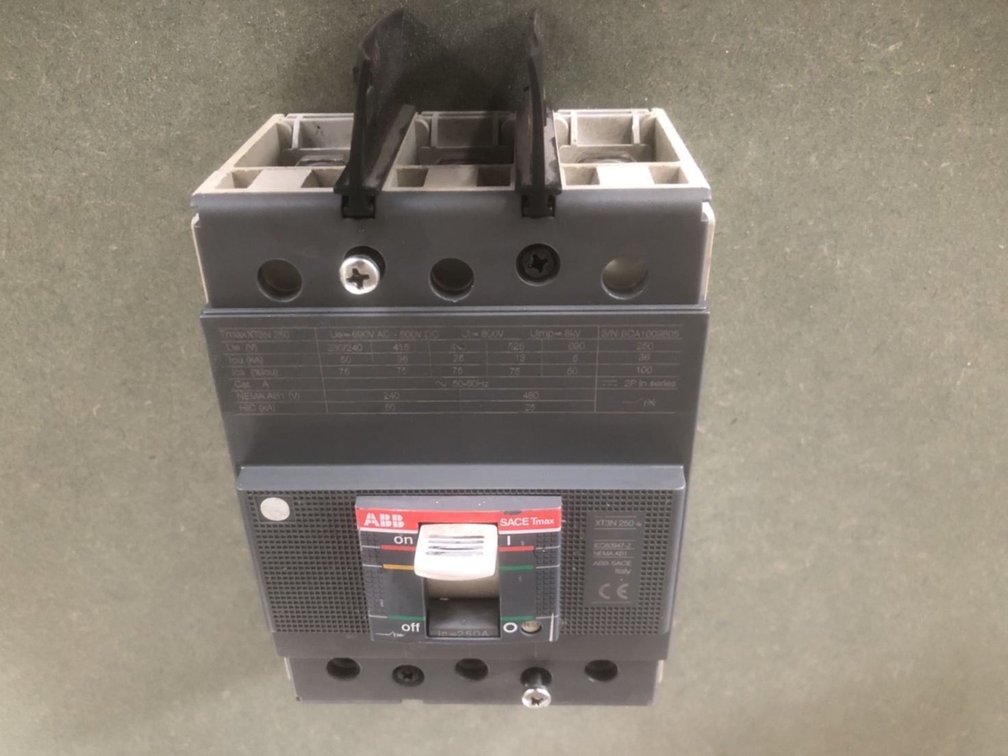 ขาย Main Breaker 3phase  ABB SACE Tmax XT3N 250  250A เมนเบรกเกอร์ เอบีบี 250แอมป์ มือสอง รูปที่ 3