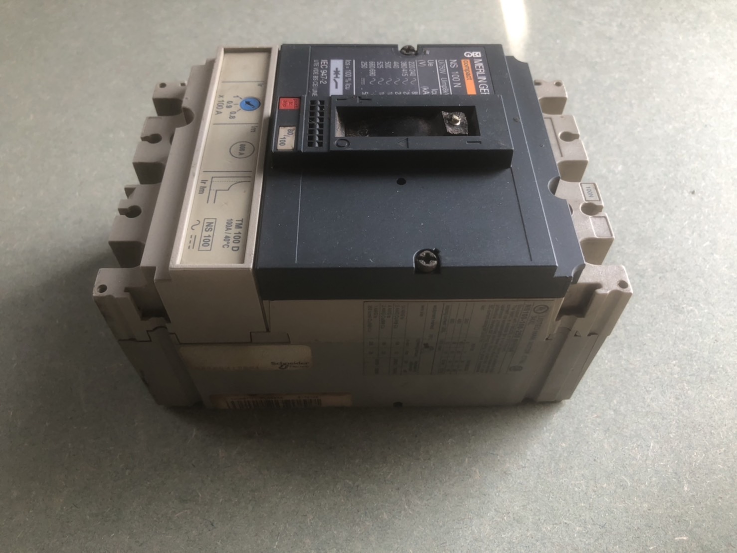 ขายเป็นอะไหล่ ใช้งานได้ปกติ ก้านคันโยกหัก เมน เบรกเกอร์ Main Breaker Merlin Gerin NS100 N 100A มือสอง รูปที่ 6