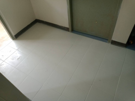 ห้องชุด บ้านเอื้ออาทร คู้บอน เจ้าของขายเอง รถไฟฟ้ากำลังสร้างหน้าซอย เปลี่ยนสุขภัณฑ์ใหม่ ทาสีใหม่ สภาพห้อง 1มือ รูปที่ 3
