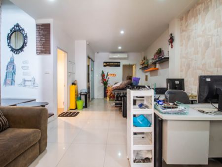 ขาย ทาวน์โฮม Autumn Residence เพชรเกษม 114 พื้นที่ 170 ตรม. 20.8 ตร.วา ใกล้ถนนเพชรเกษม ตกแต่สวย พร้อมอยู่ เหมาะทำออฟฟิศ รูปที่ 2