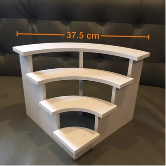 ชั้นวางทรงโค้ง 4 ชั้น โค้งนอก สำหรับของเล่น ของสะสม ของใช้ในบ้าน มีขนาดในภาพประกอบ รูปที่ 1