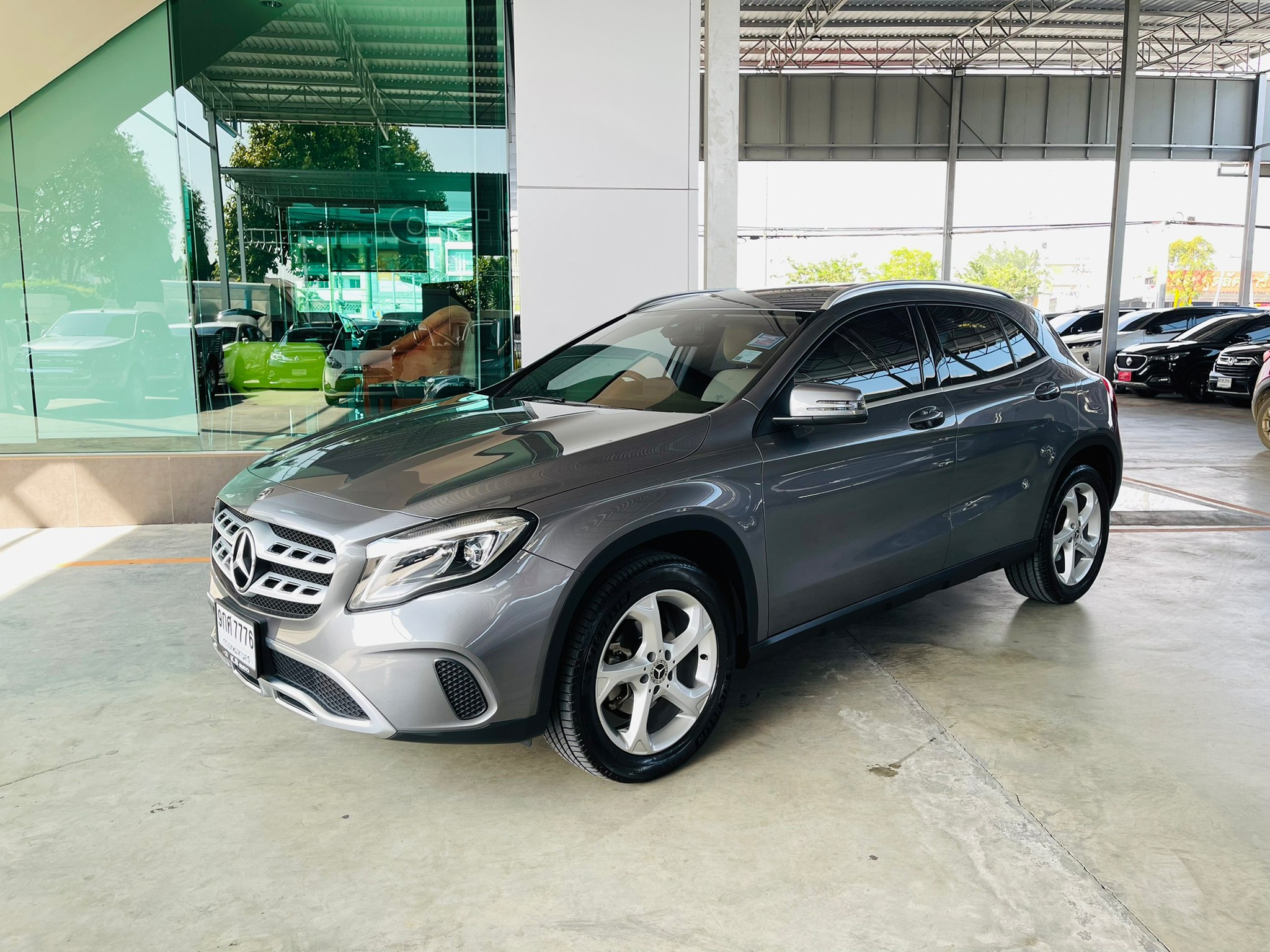 BENZ GLA 200 Urban ปี 19จด20 รูปที่ 1