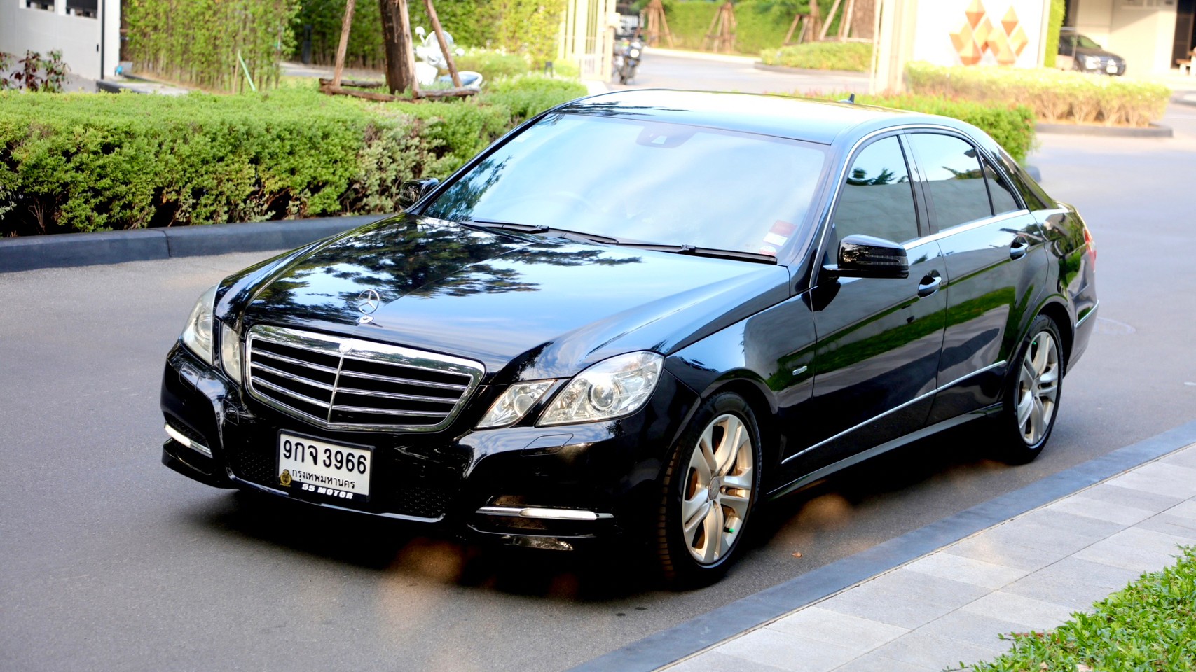 Mercedes Benz E250 CGI AV ปี2012 รูปที่ 1