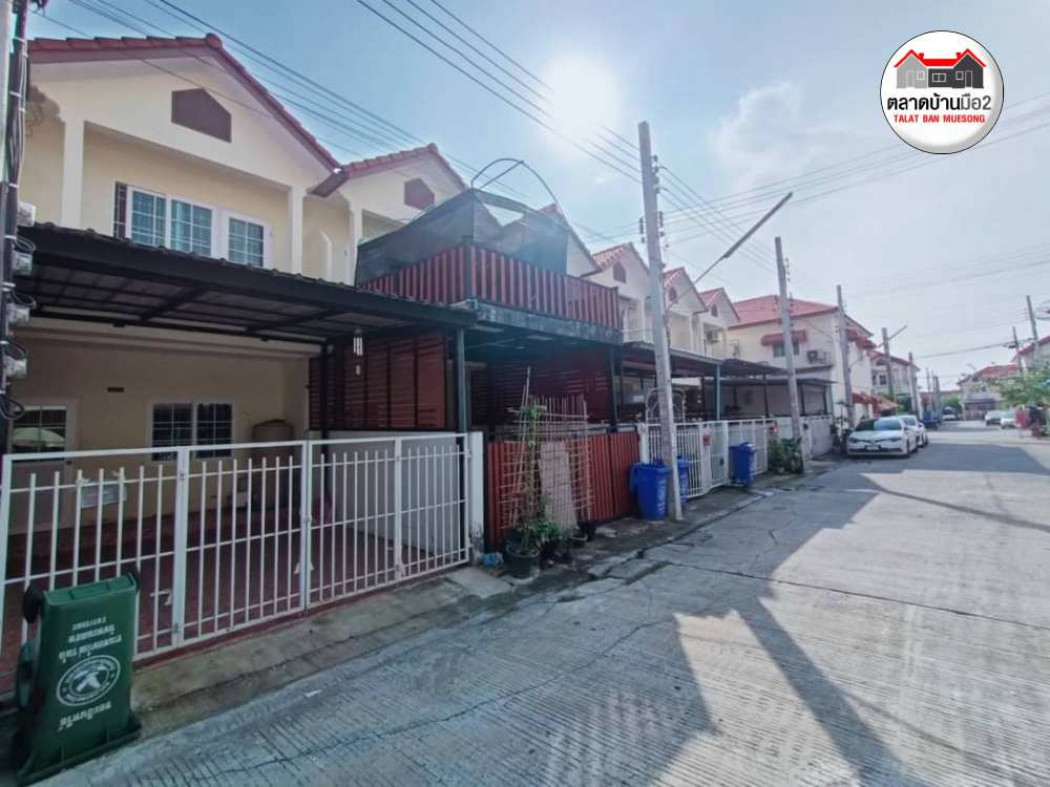 ขาย ทาวน์โฮม รีโนเวทใหม่ทั้งหลังพร้อมอยู่ เฟื่องฟ้าวิลล่า 17 เฟส 1,2,3 80 ตรม. 16 ตร.วา . รูปที่ 2