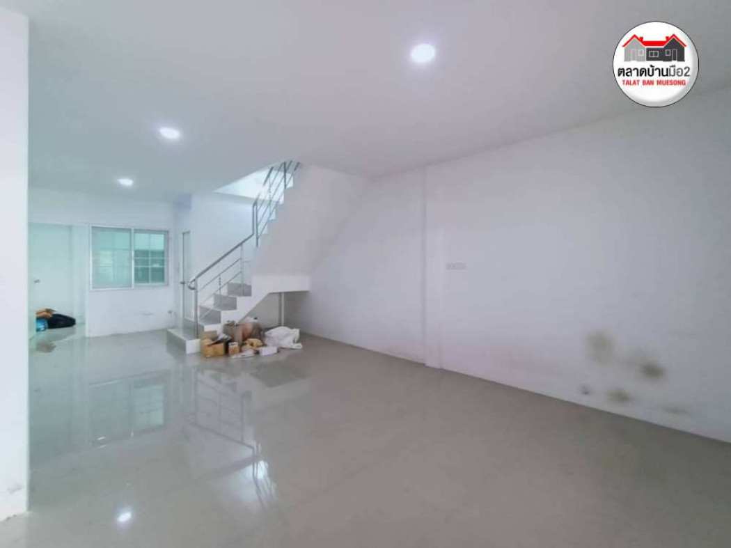 ขาย ทาวน์โฮม รีโนเวทใหม่ทั้งหลังพร้อมอยู่ เฟื่องฟ้าวิลล่า 17 เฟส 1,2,3 80 ตรม. 16 ตร.วา . รูปที่ 5