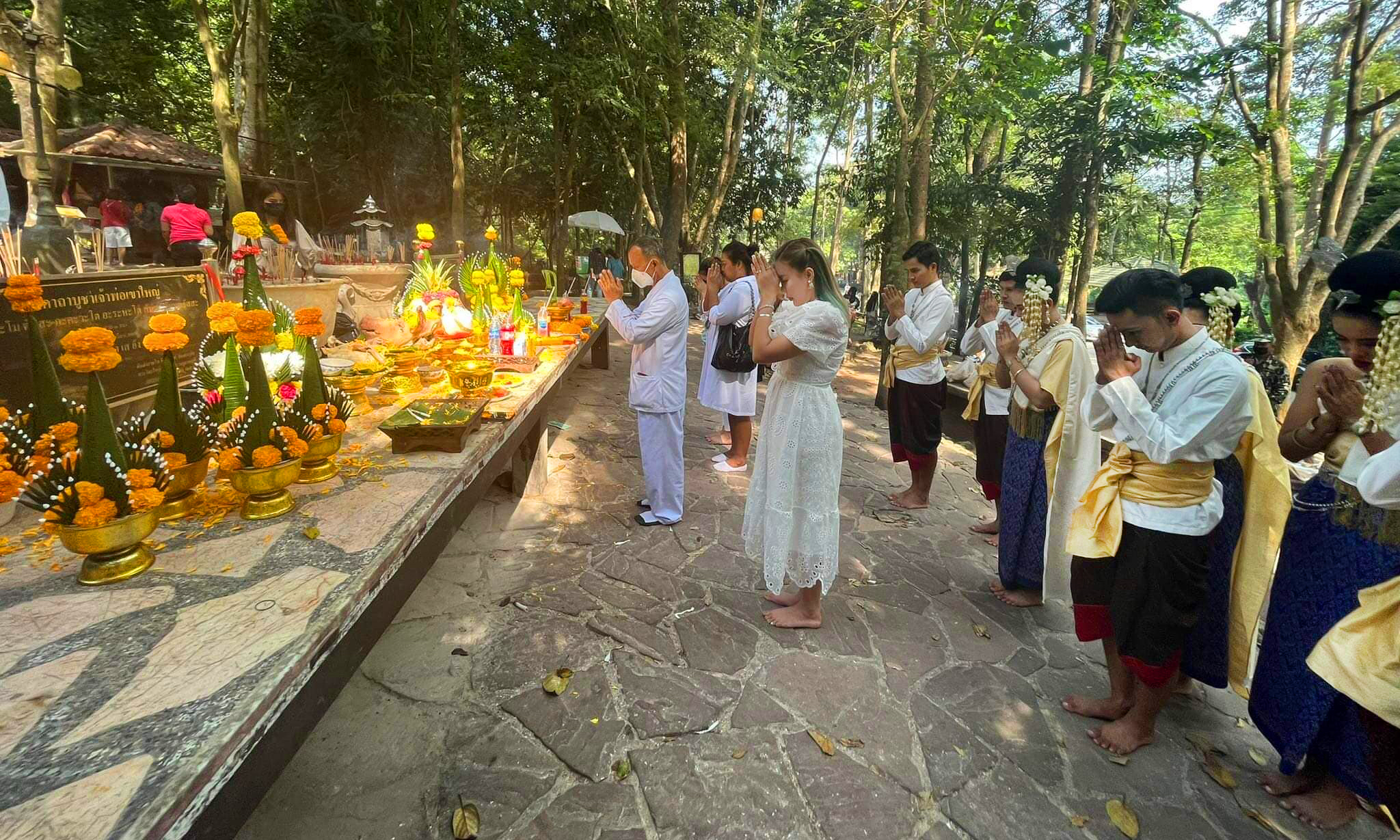 จ้างรำแก้บนเขาใหญ่ บริการรำแก้บน รูปที่ 4