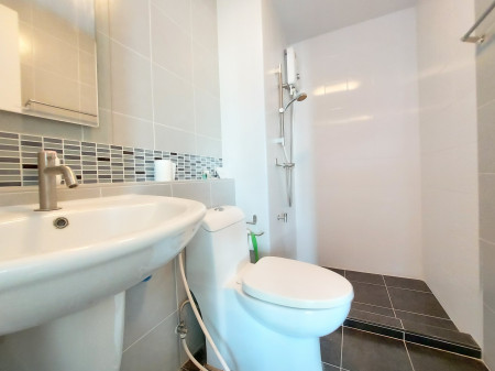 ลดราคา ขาย ถูก คอนโด เฟอร์ใหม่ ห้องแต่งสวย D Condo รามคำแหง 64 . รูปที่ 10