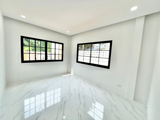 For Sales : Thalang, Twin House @Soi Khun Thanit 1, 3 Bedrooms, 2 Bathrooms รูปที่ 1